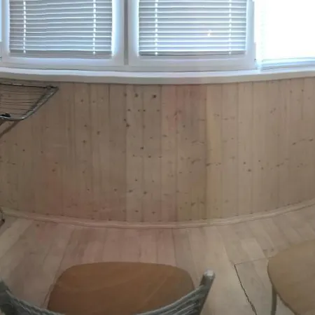 Apartment Bio *
