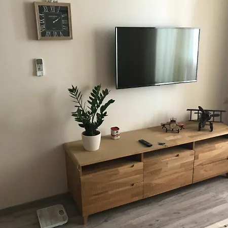 Apartment Bio